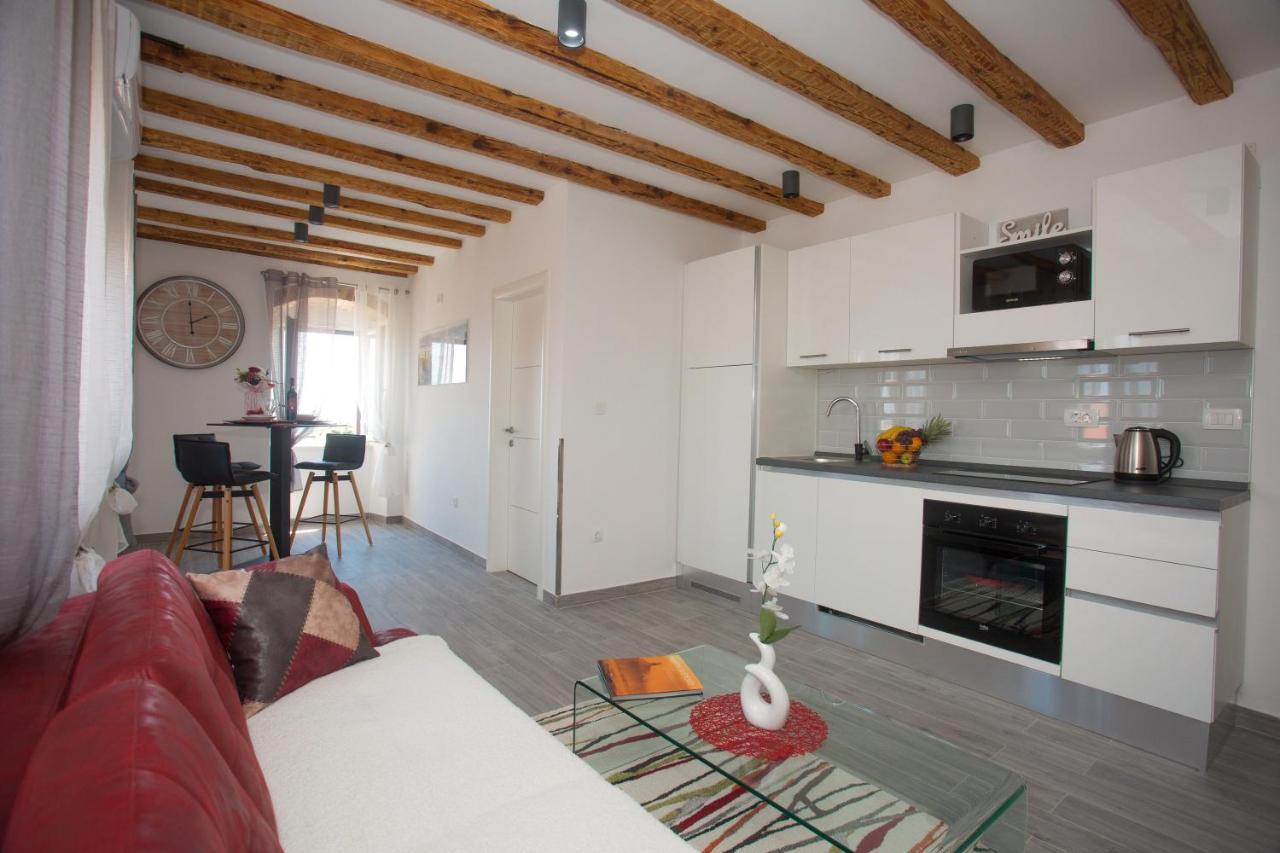 Apartments Angela With Old Town View Split Exterior foto